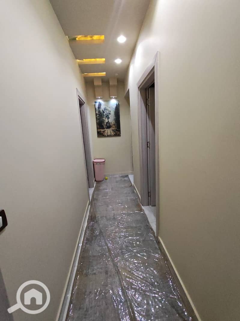 8 1000960865. jpg