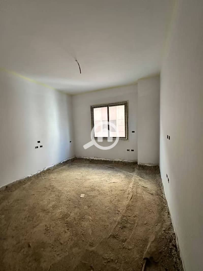 8 695547. jpg