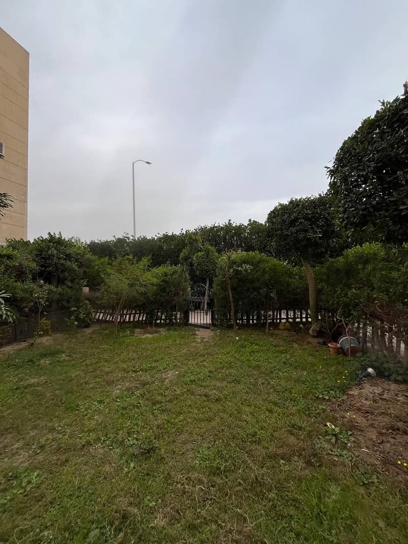 Ready to move resale 170m ground floor apartment Ready to move resale 170m ground floor apartment