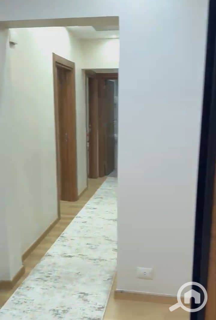 5 1001308941. jpg