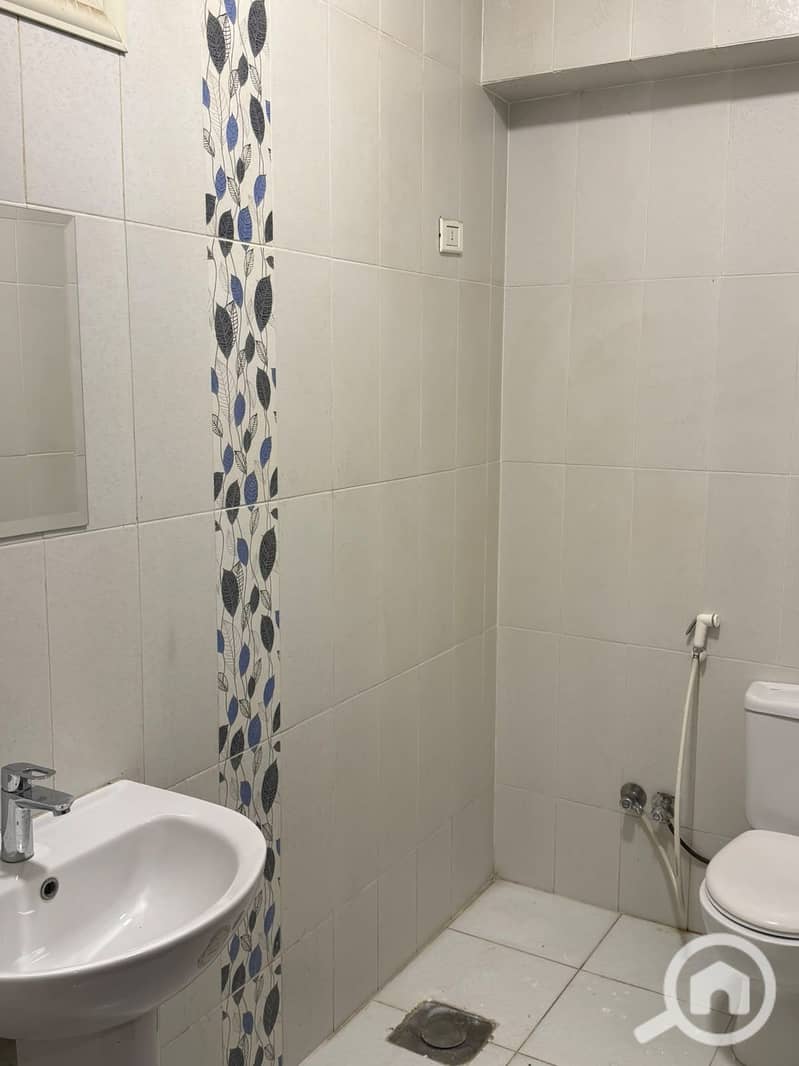 8 1000692571. jpg