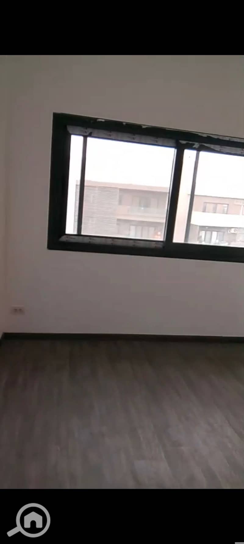 12 1000494933. jpg