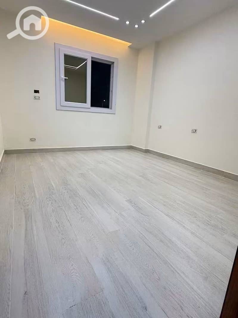 4 1000693090. jpg