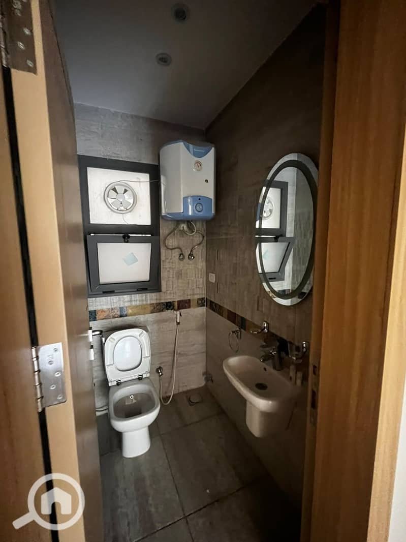 6 0e3d13f4-be00-41d1-8d08-885610d4fcbd. jpg
