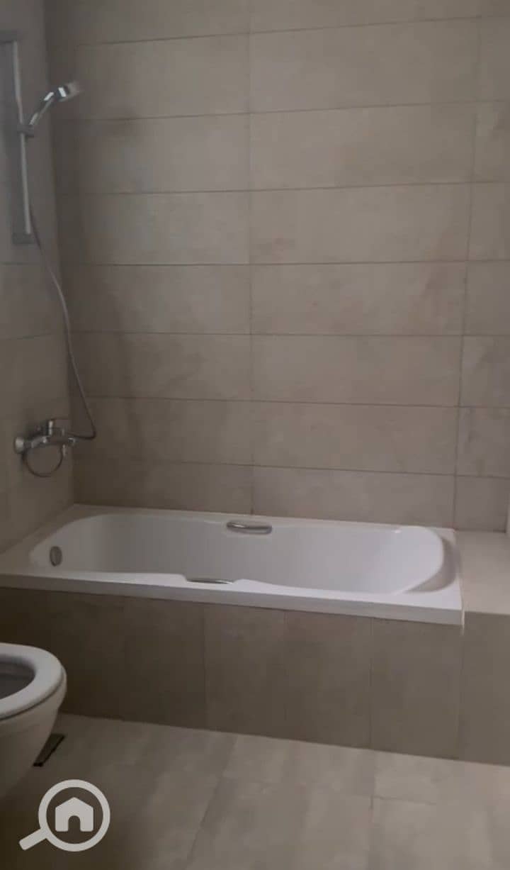 9 1000973145. jpg