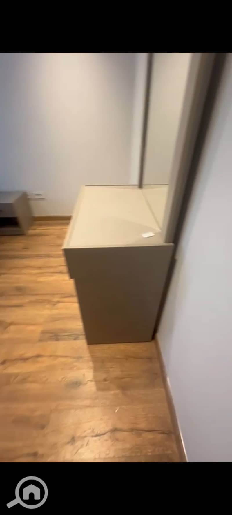 7 1000699611. png