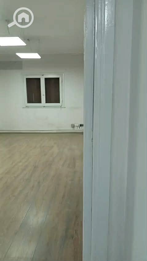 10 aac0c890-fdce-4bed-bea5-43a0a37bc202. jpg