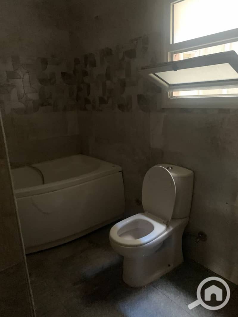 8 1001116589. jpg