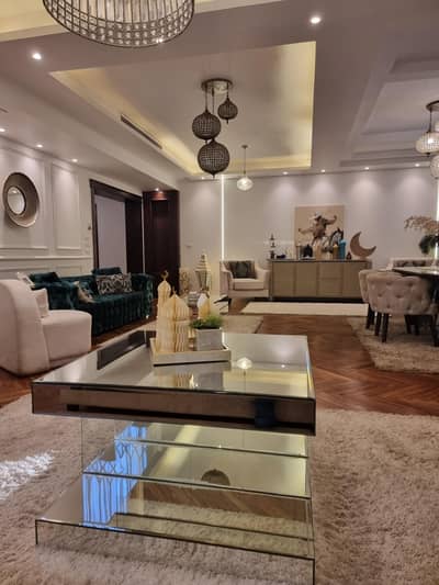 10+ Beds Villa for Sale in New Cairo, Cairo - فيلا كبيرة للبيع بالتجمع الخامس شارع التسعين الجنوبي من المالك مباشرة 10+ Beds Villa for Sale in New Cairo, Cairo - فيلا كبيرة للبيع بالتجمع الخامس شارع التسعين الجنوبي من المالك مباشرة