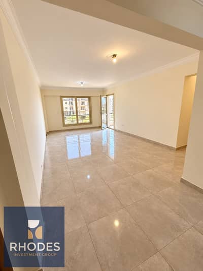 شقة 3 غرف نوم للبيع في 6 اكتوبر، الجيزة - Bright Empty Apartment with Marble Floors. png