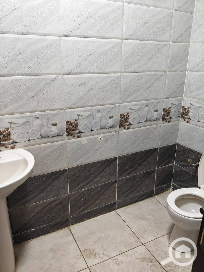 8 1000973906. jpg