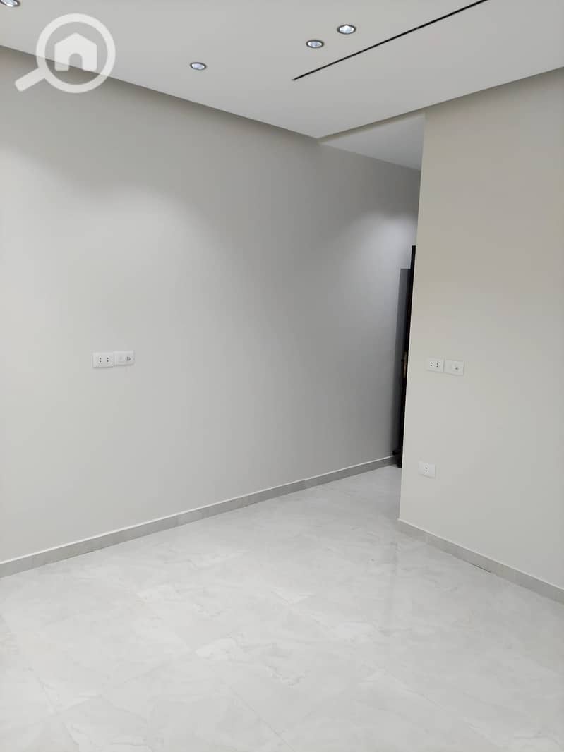 7 1000693605. jpg