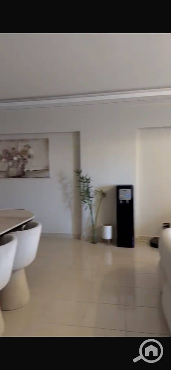4 8389. jpg