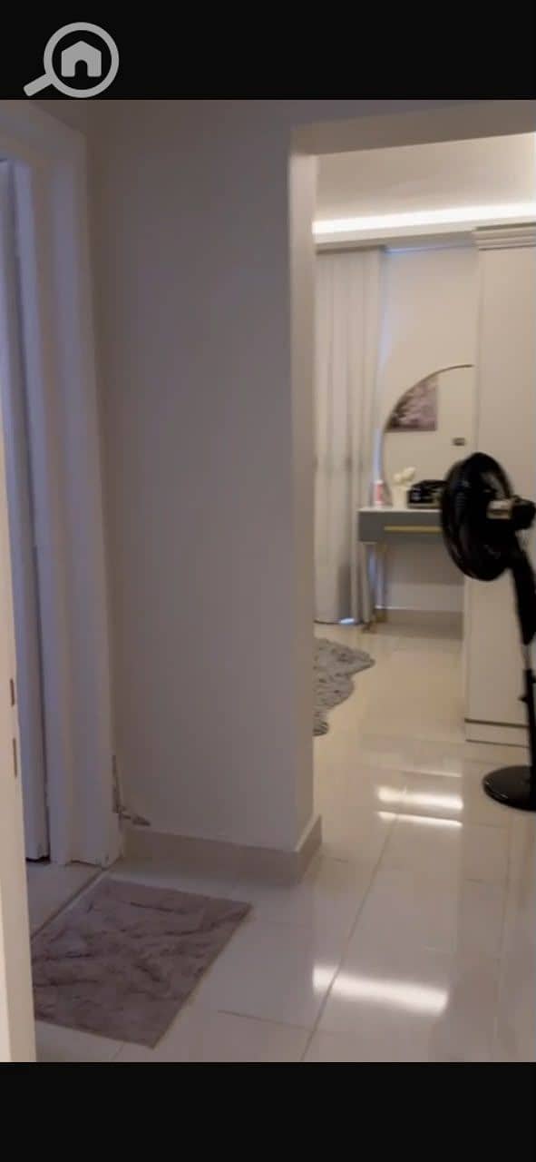 5 8391. jpg