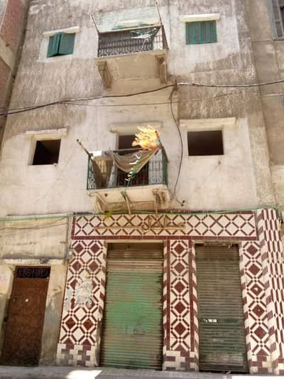 أرض للبيع في محرّم بيك، الإسكندرية - عقار قديم للبيع محرم بك خالي من السكان أرض للبيع في محرّم بيك، الإسكندرية - عقار قديم للبيع محرم بك خالي من السكان