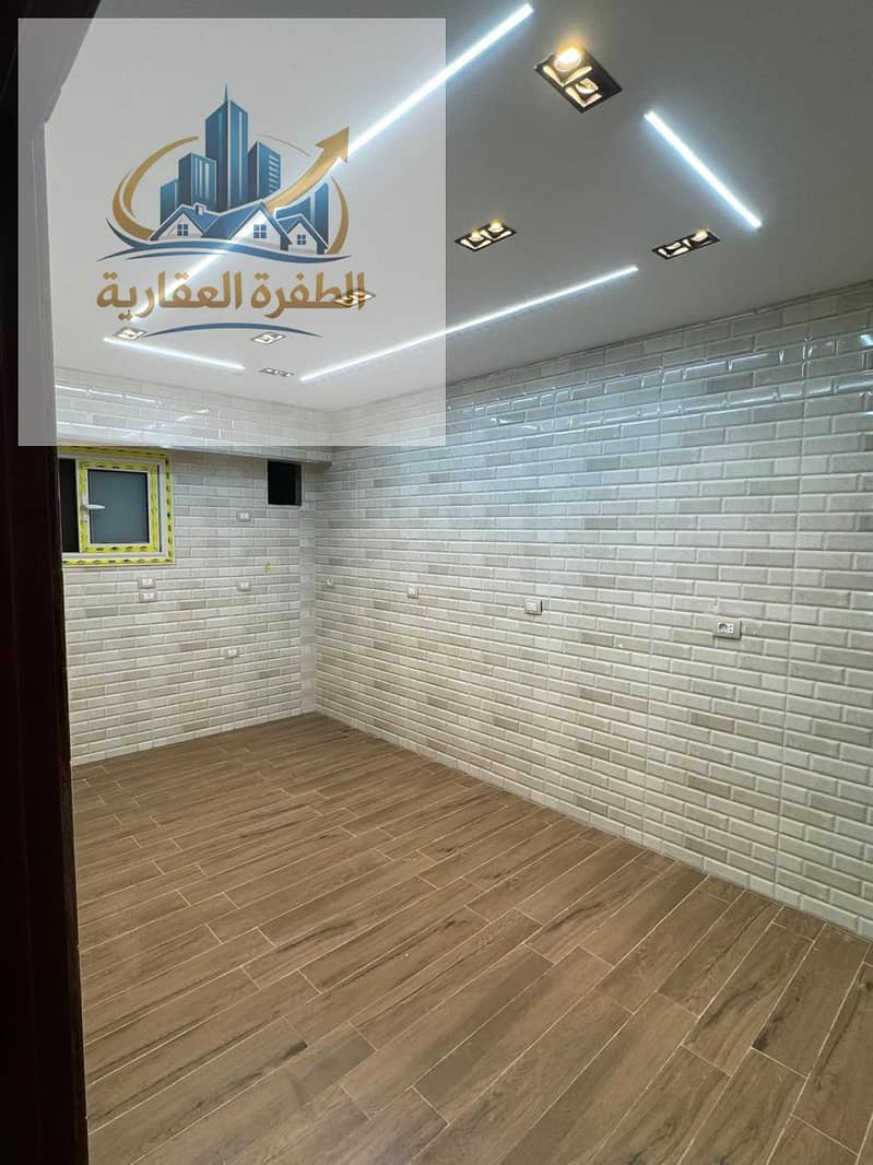 7 ad563612-cd92-4bb9-bafd-a5bd02bfc3e2. jpg