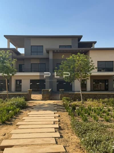 4 Bedroom Twin House for Sale in New Cairo, Cairo - 09de7702-ed0b-4d64-b57b-945c7bf54014. jpg
