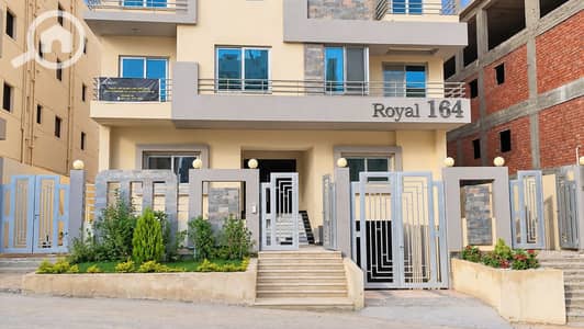 3 Bedroom Apartment for Sale in New Cairo, Cairo - Royal 164 Entrance Facade. png
