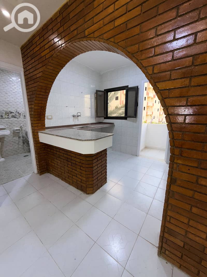 9 1000536991. jpg