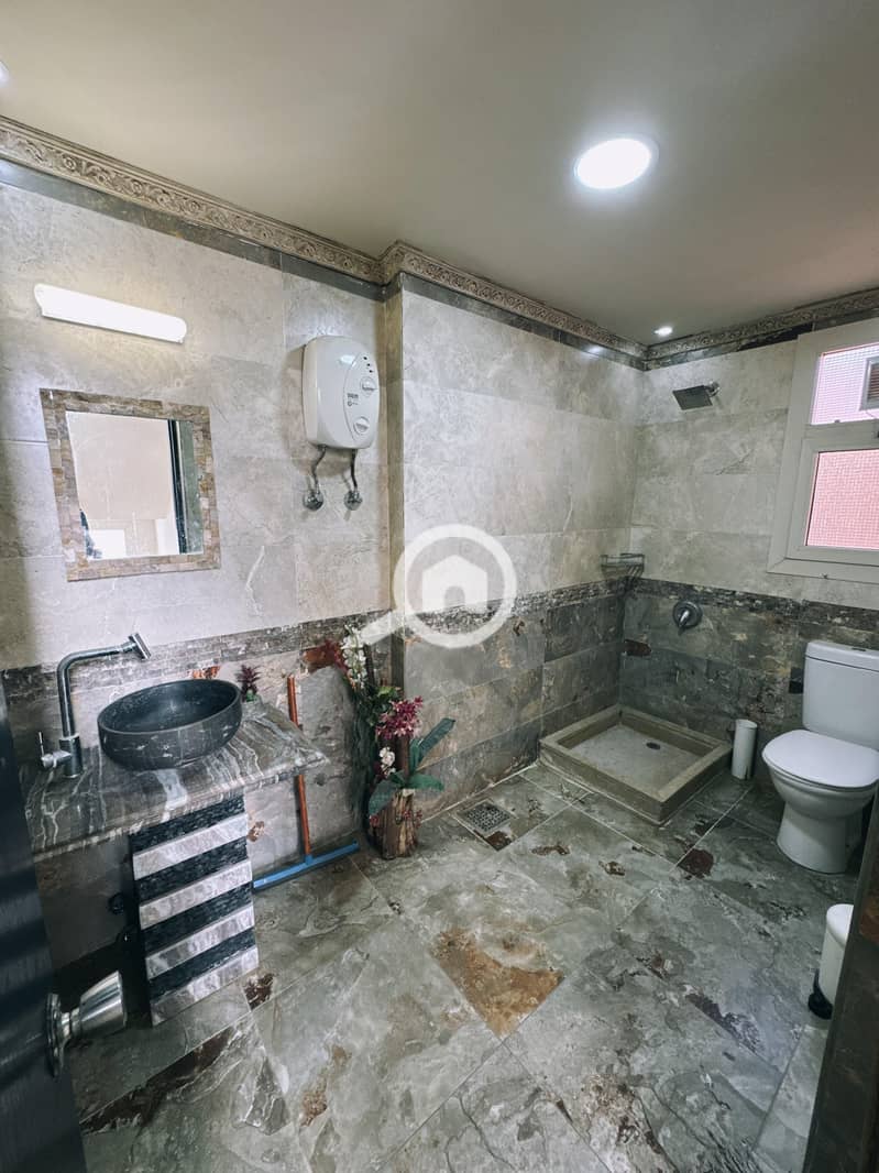 14 333ff998-71b7-42c6-b3f0-ff819d2206eb. jpeg
