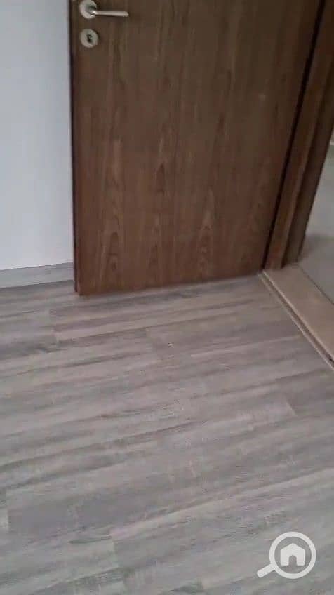 5 1000471129. jpg