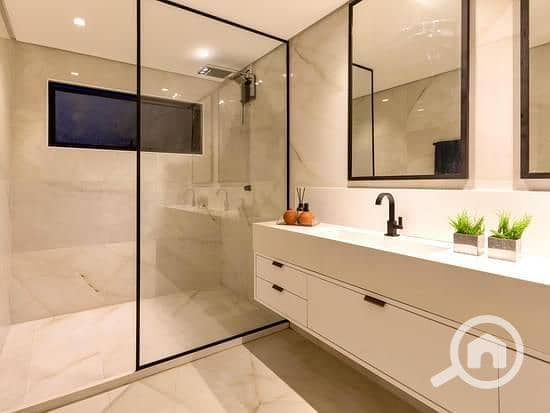 2 canva-modern-luxurious-marble-bathroom-design-MAG1LnhuDy0. jpg