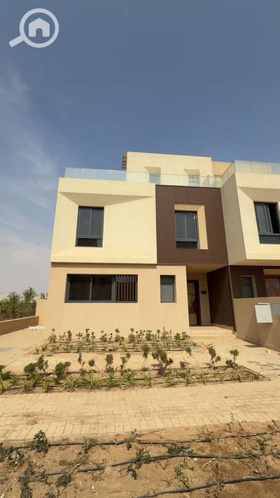 4 Bedroom Townhouse for Sale in Sheikh Zayed, Giza - WhatsApp Image 2026-09-28 at 4.05. 28 PM. jpeg 4 Bedroom Townhouse for Sale in Sheikh Zayed, Giza - WhatsApp Image 2026-09-28 at 4.05. 28 PM. jpeg