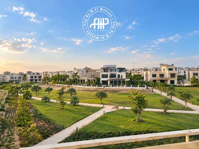 5 Bedroom Villa for Sale in 6th of October, Giza - Golden Villas Beside a Landscaped Park. png 5 Bedroom Villa for Sale in 6th of October, Giza - Golden Villas Beside a Landscaped Park. png