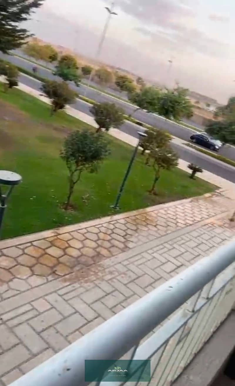8 1001303081. jpg