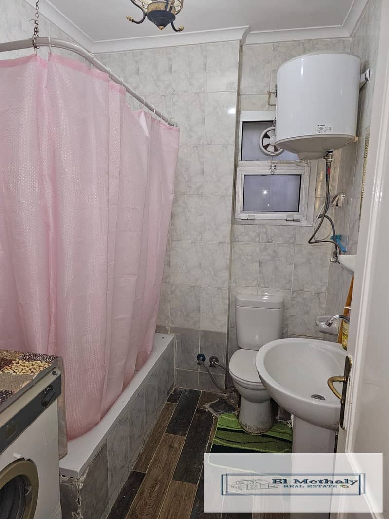 4 5aff85ba-5d11-4fa5-aac1-524f74a8b680. jpg