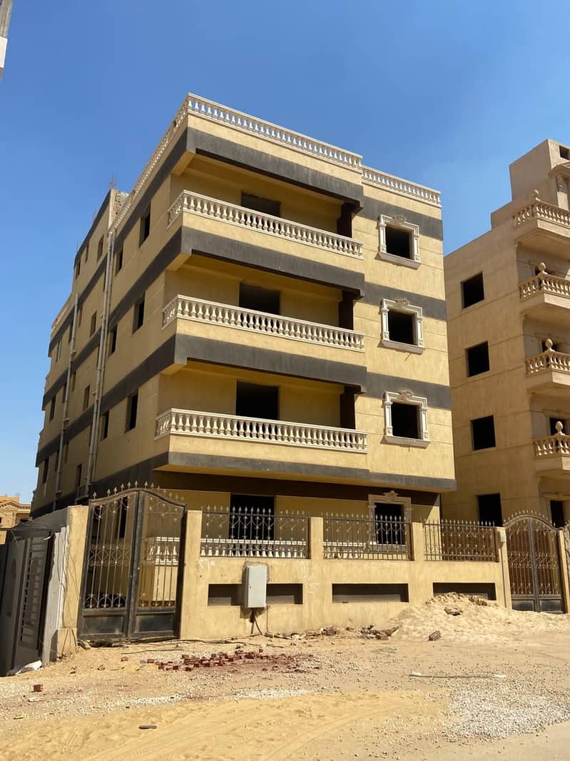 عماره سكنيه بها ٨ شقق و بدروم و حدائق،فى ٦ اكتوبر امام موتن فيو عماره سكنيه بها ٨ شقق و بدروم و حدائق،فى ٦ اكتوبر امام موتن فيو