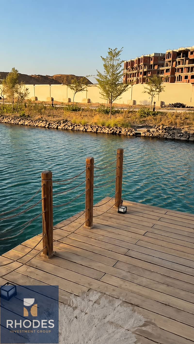 8 lagoon_deck_mediterranean_golden_luxe_16K. png
