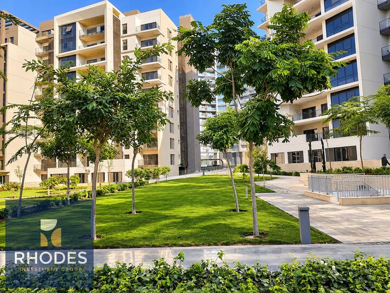 8 Modern Residential Courtyard Garden. png