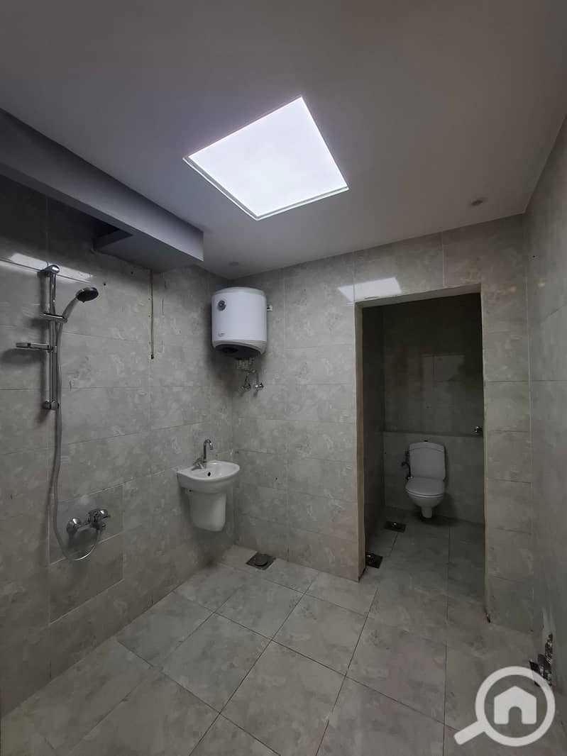 4 1000820842. jpg