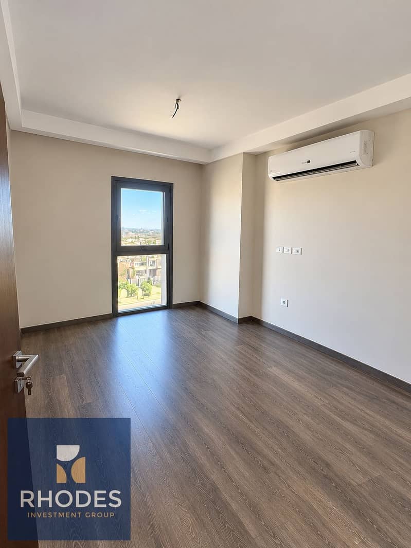 3 Bright Empty Modern Apartment Room. png
