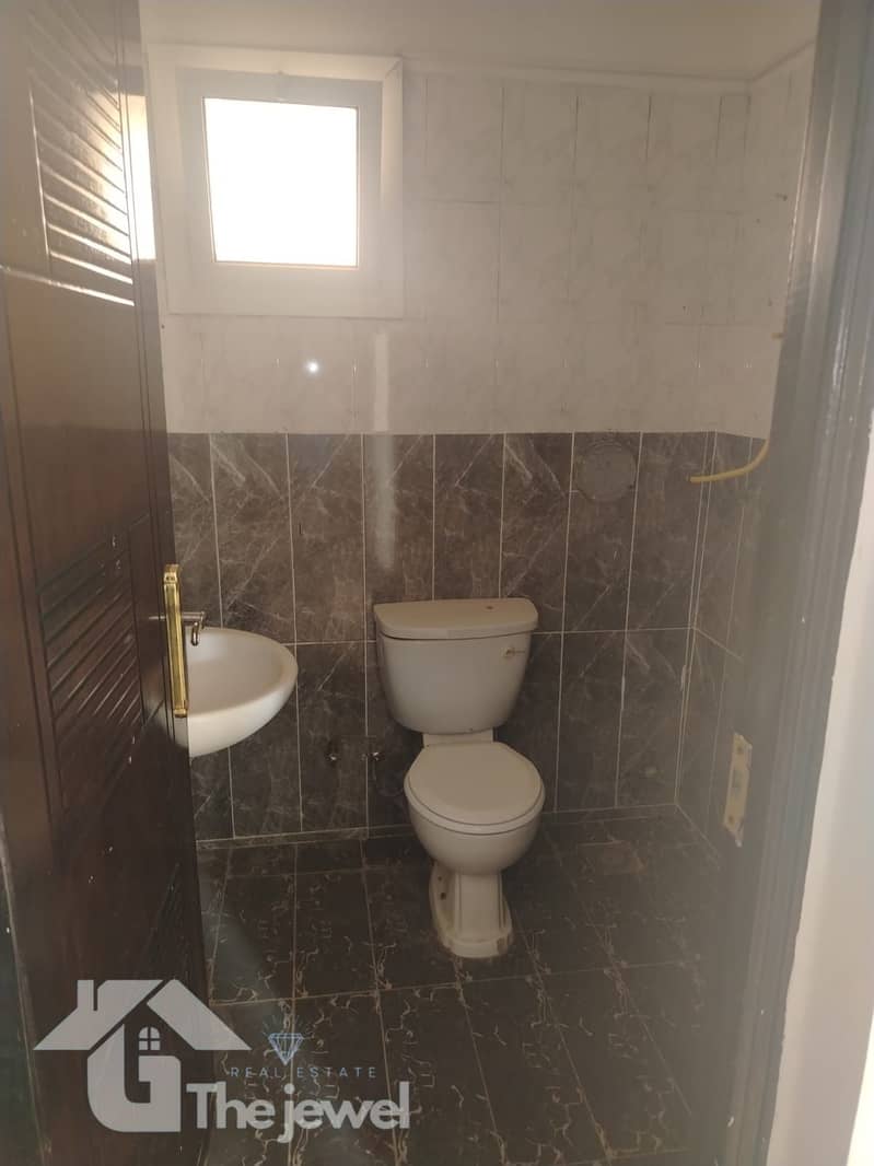 8 1000607873. jpg