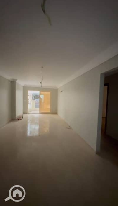 شقة 3 غرف نوم للايجار في سموحة، الإسكندرية - WhatsApp Image 2026-10-18 at 10.19. 01 AM (2). jpeg
