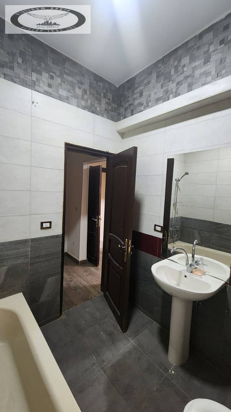 9 95d5deee-4ead-4f90-9325-785d1b772ce7. jpg
