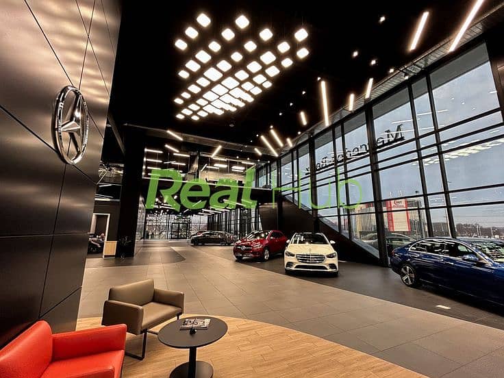9 Soft and minimal lighting in Mercedes Benz Minnesota dealership, Smoothy _ Zaneen. jpg