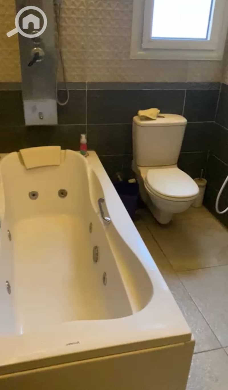 8 1000750032. jpg