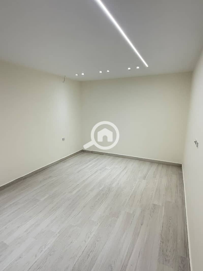 5 1000983002. jpg