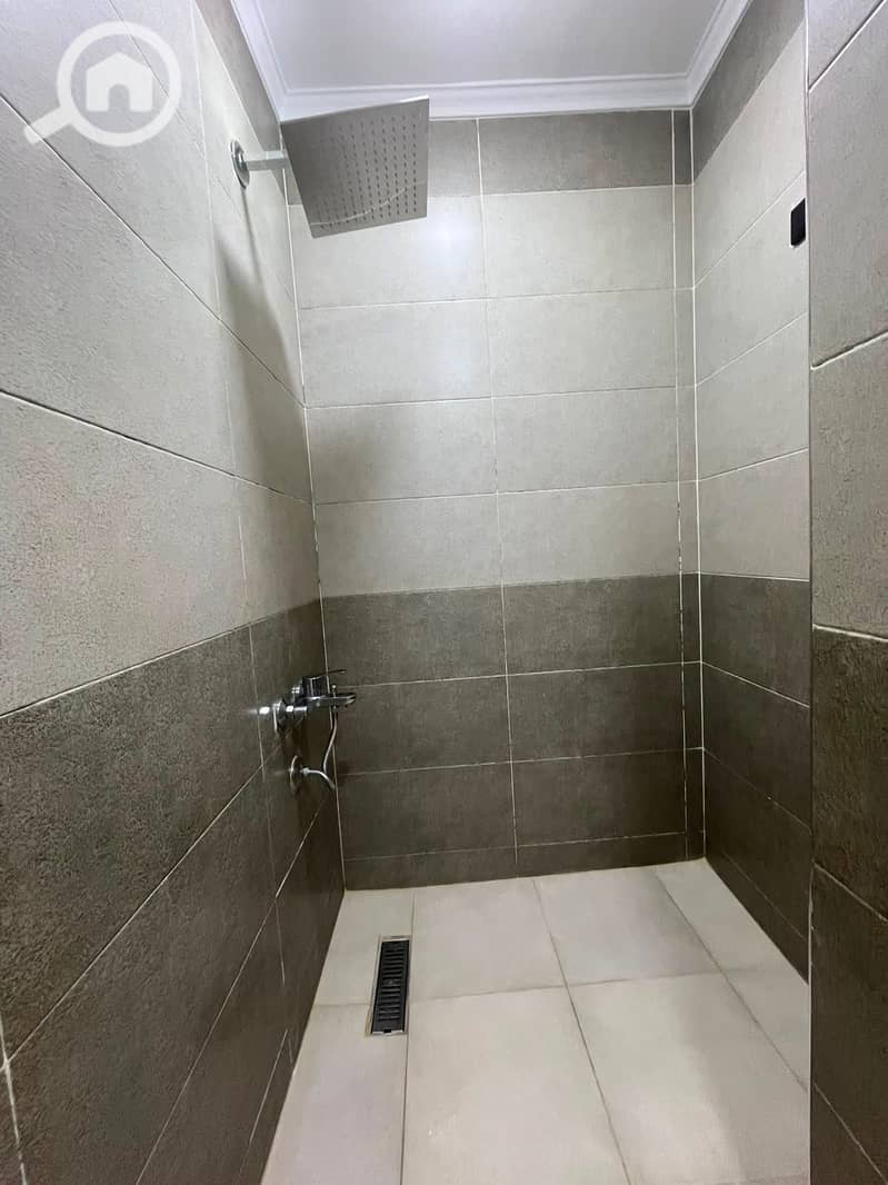9 1000470179. jpg