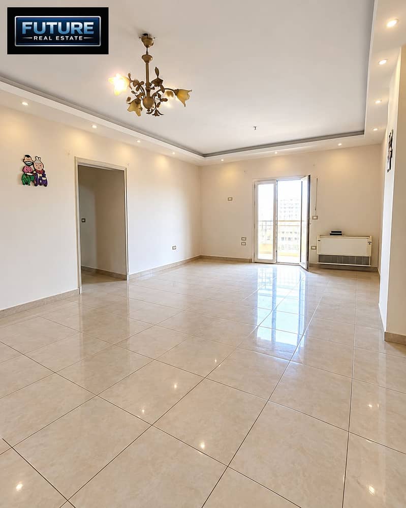 2 Bright Empty Apartment Living Room. png