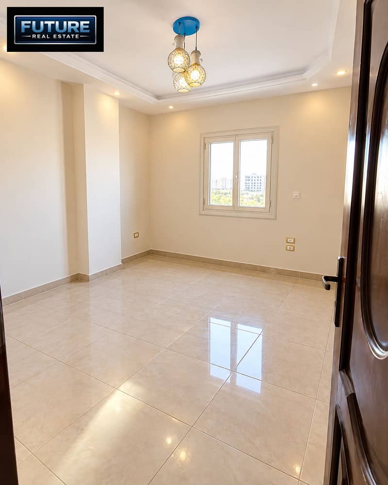 4 Bright Minimalist Room Interior. png