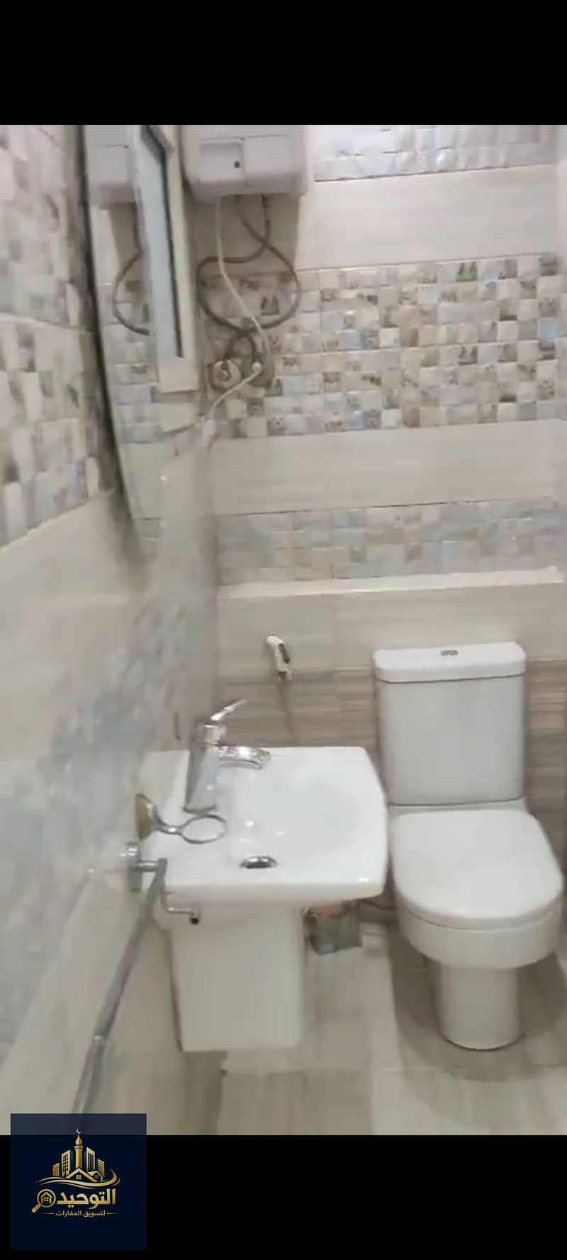 16 1000677860. jpg