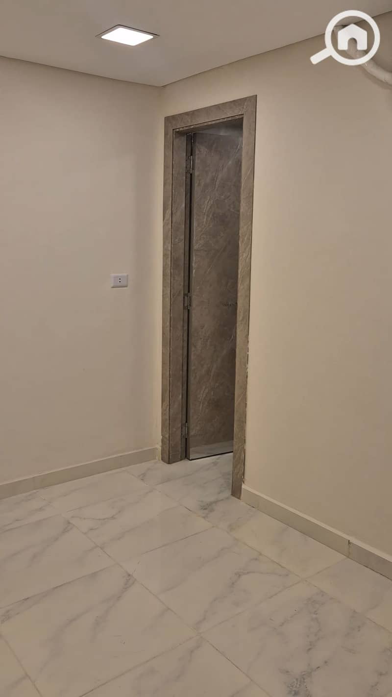 12 1000438011. jpg