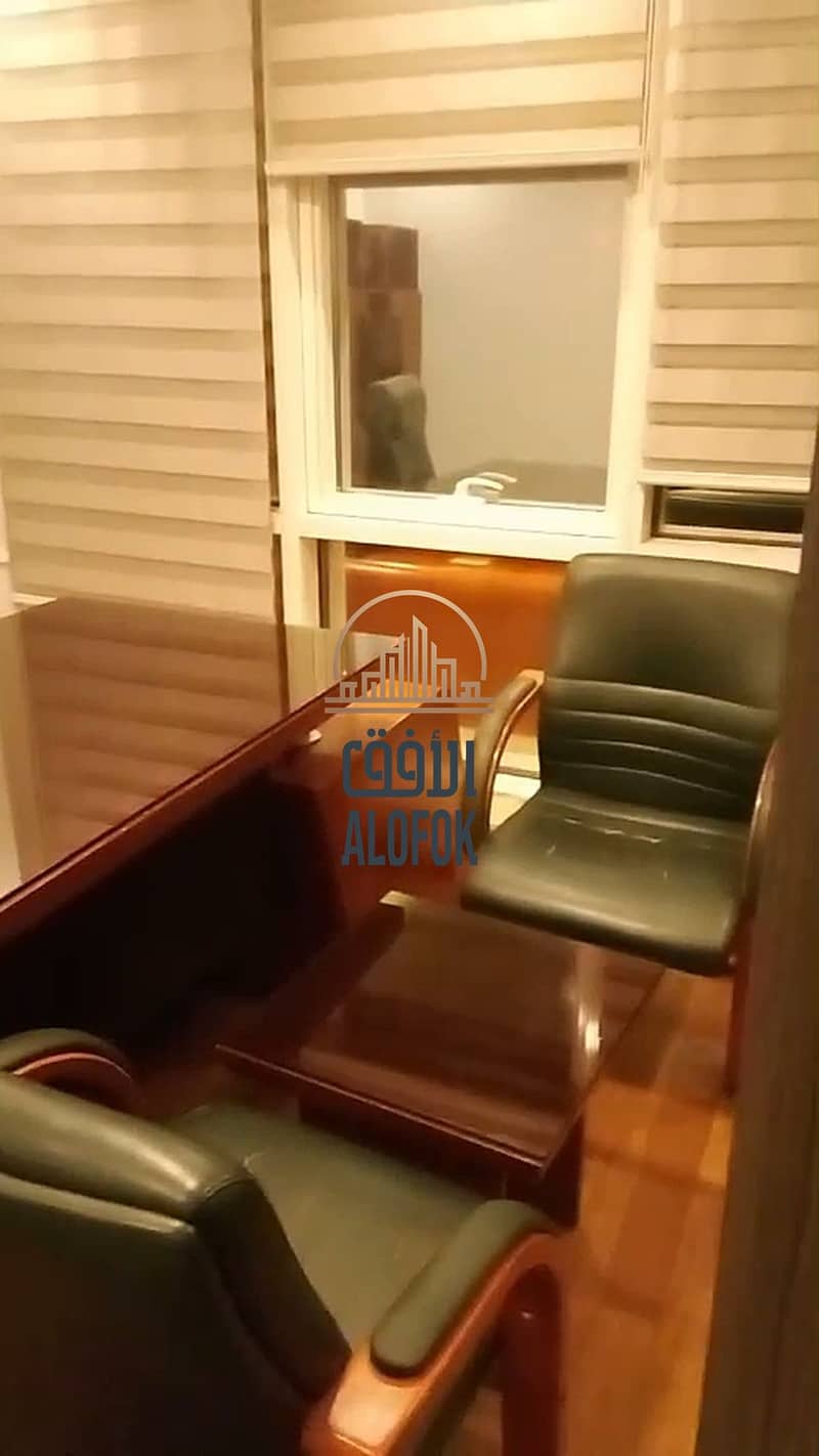 8 05_meeting_room_table. jpg