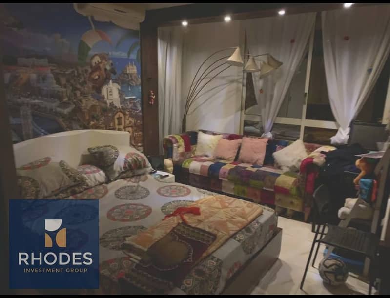 10 room_013034_soft_comfortable_16K. png