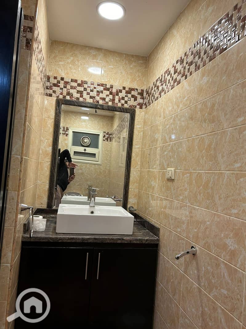 8 1000129034. jpg