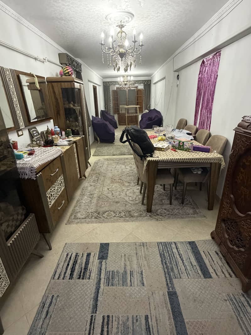شقه للبيع خطوتين من شارع البيطاش شقه للبيع خطوتين من شارع البيطاش